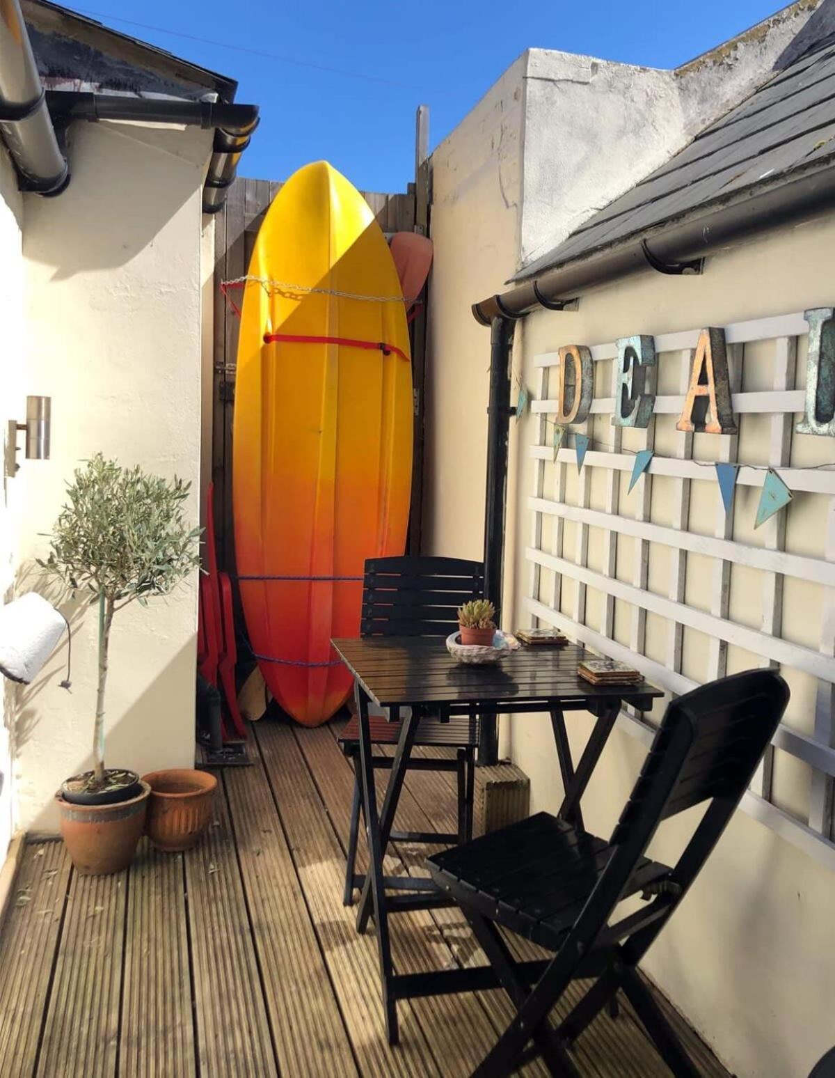 The Skiff Deal Exterior photo